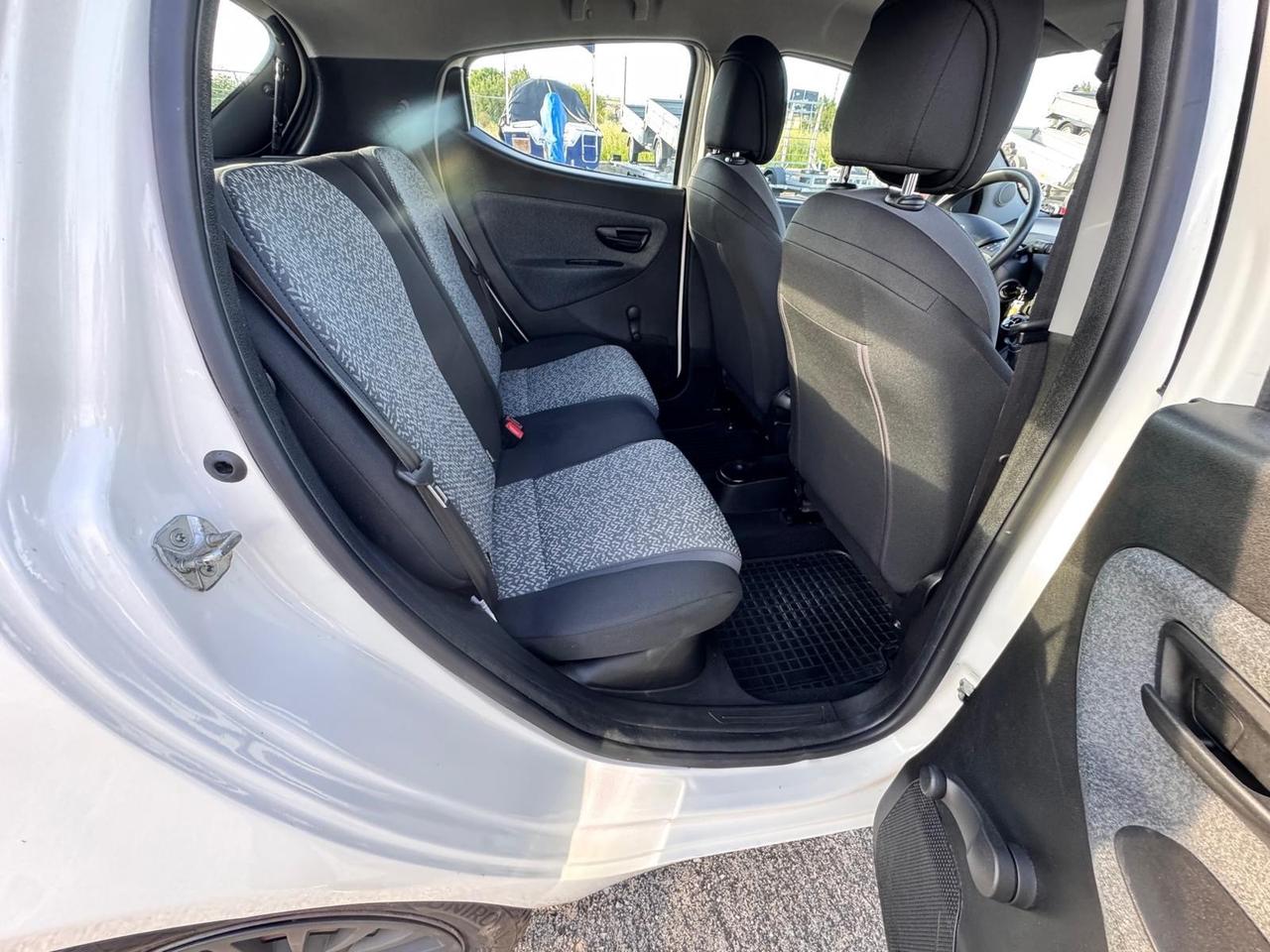 Lancia Ypsilon 0.9 TwinAir 5 porte Metano Ecochic Elefantino Blu