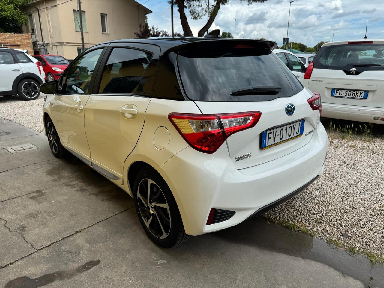 TOYOTA YARIS 2019 FULL OPTIONAL TETTO GARANZIA 2034 CASA MADRE