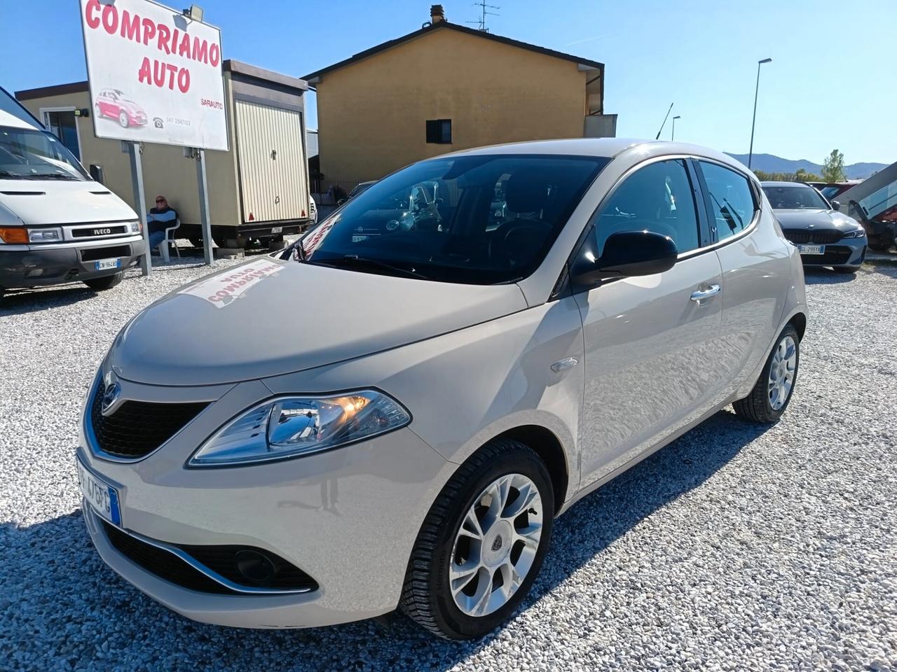 Lancia Ypsilon 1.2 69 CV 5 porte Gold