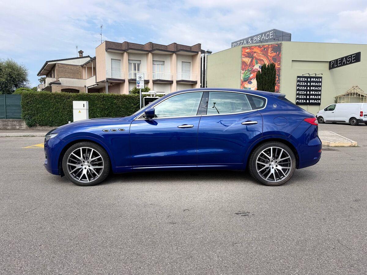Maserati Levante 3.0 V6 275cv auto