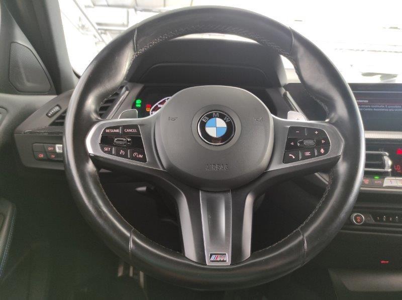 BMW Serie 1 (F40) - M 135i xDrive