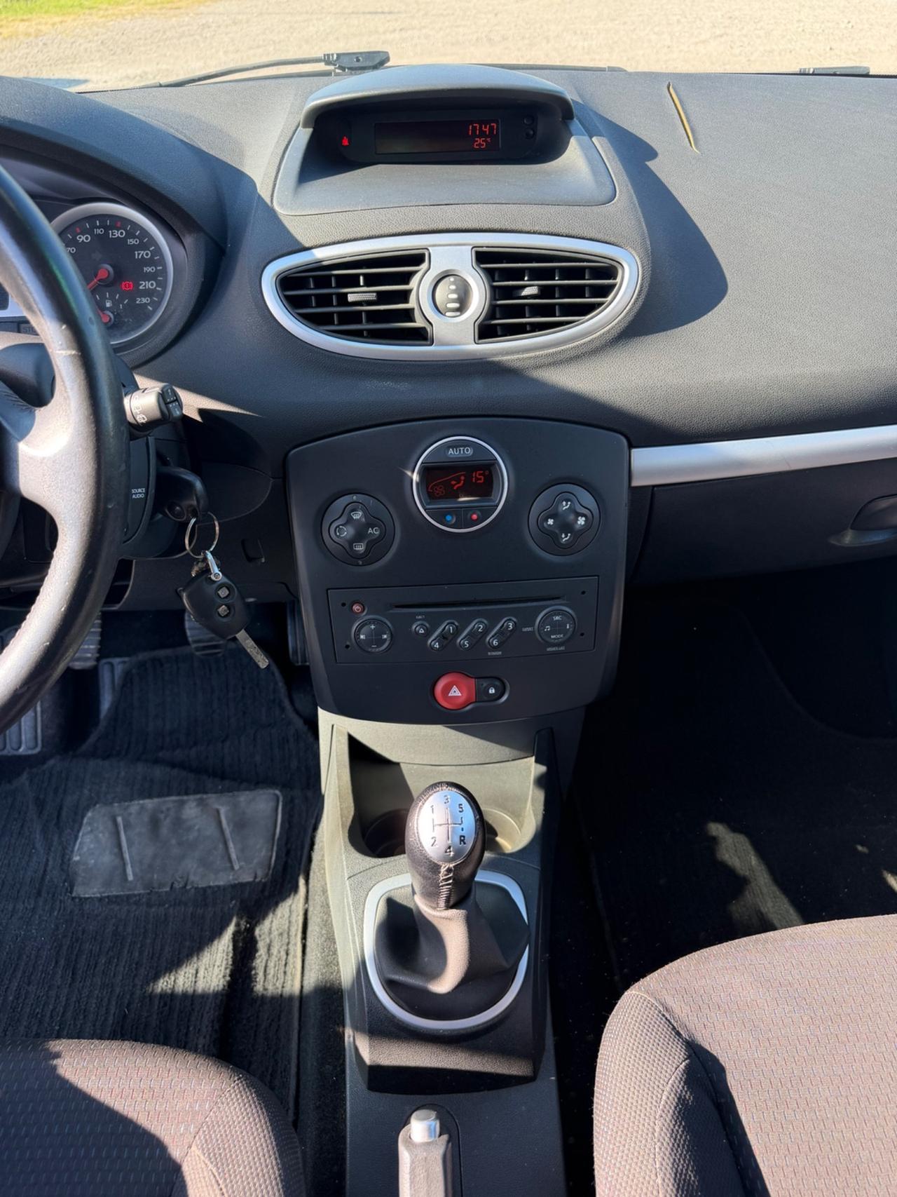 Renault Clio 1.2 16V 5 porte Dynamique