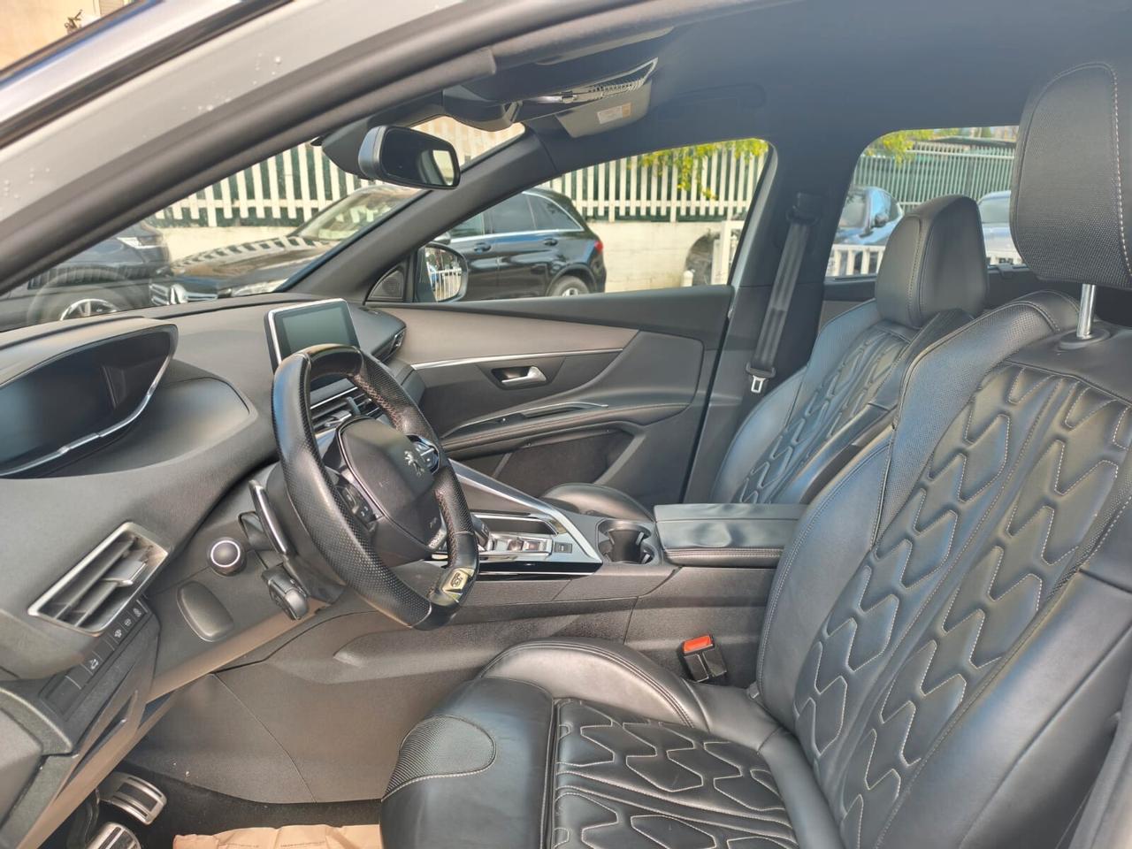 PEUGEOT 5008GTLINE 1.5HDi 130cv