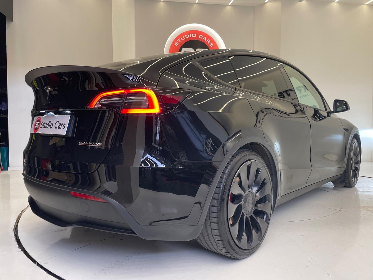 Tesla Model Y AWD Performance