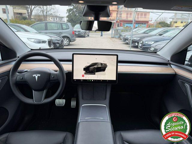 TESLA Model Y Performance AWD IN ARRRIVO