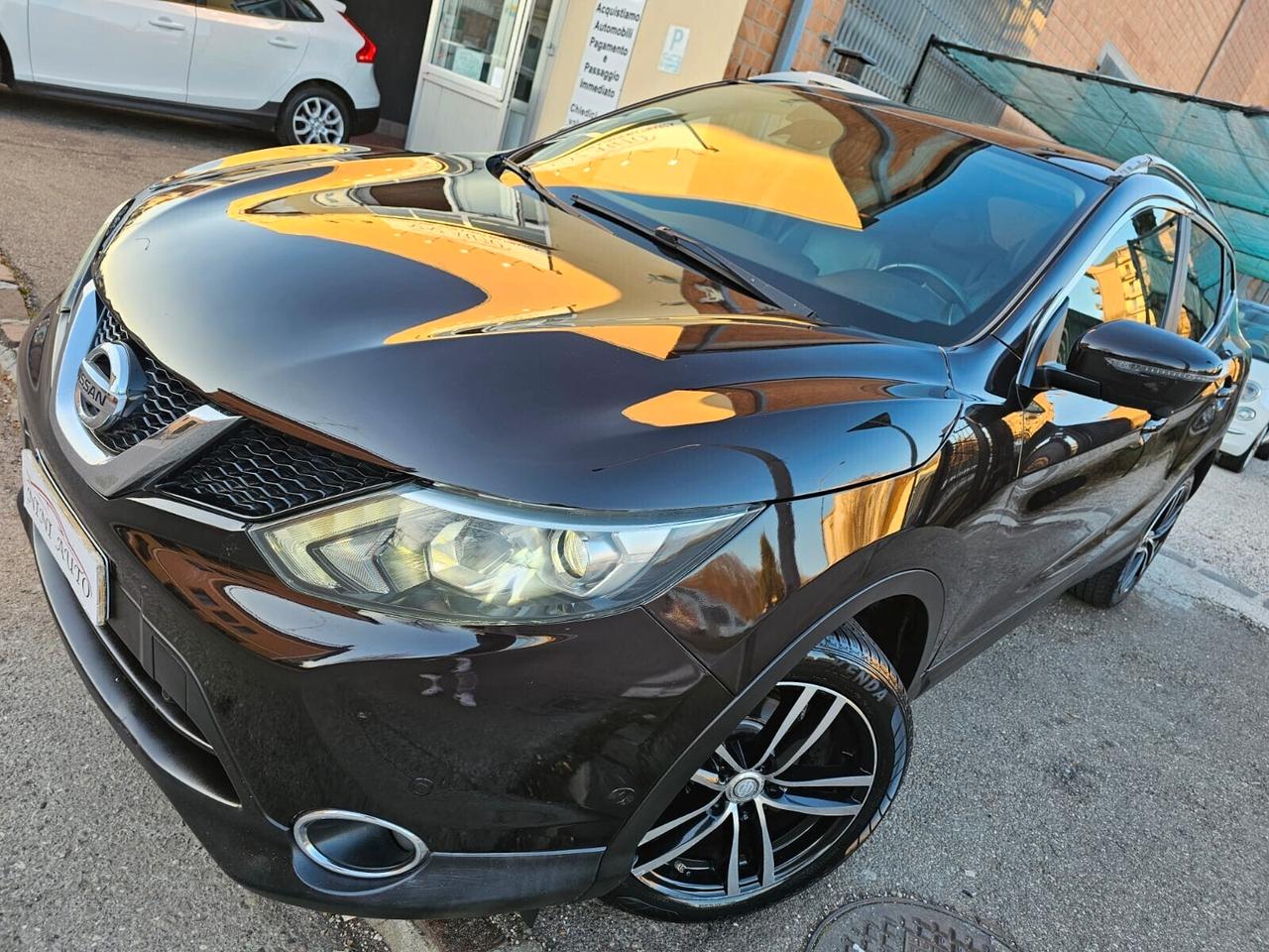 Nissan Qashqai 1.5 dCi 110cv 360°*Pelle*Navi*Tetto*Pdc*Bi-Xeno*18*