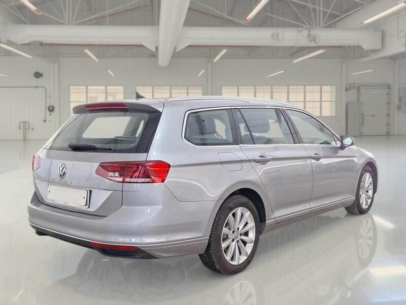 Volkswagen Passat Variant 1.6 TDI SCR DSG Business BMT