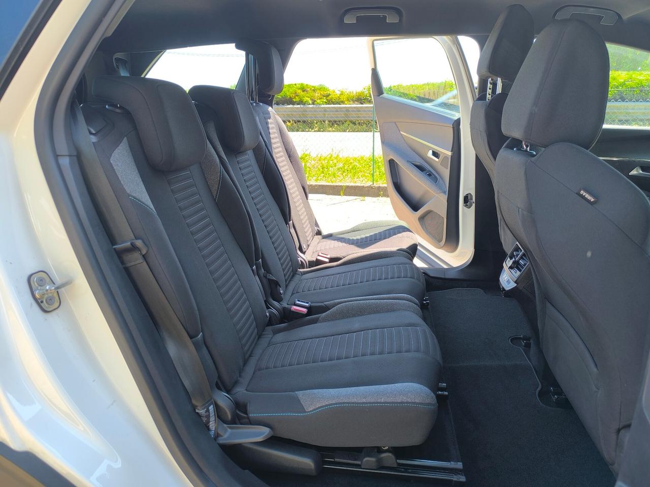 Peugeot 5008 BlueHDi 130 S&S EAT8 Active Pack