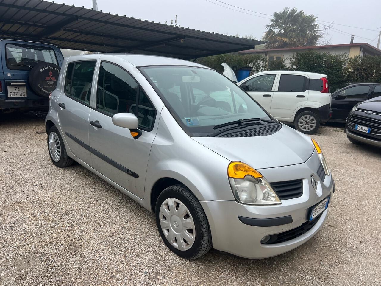 Renault Modus 1.2 16V Saint Tropez