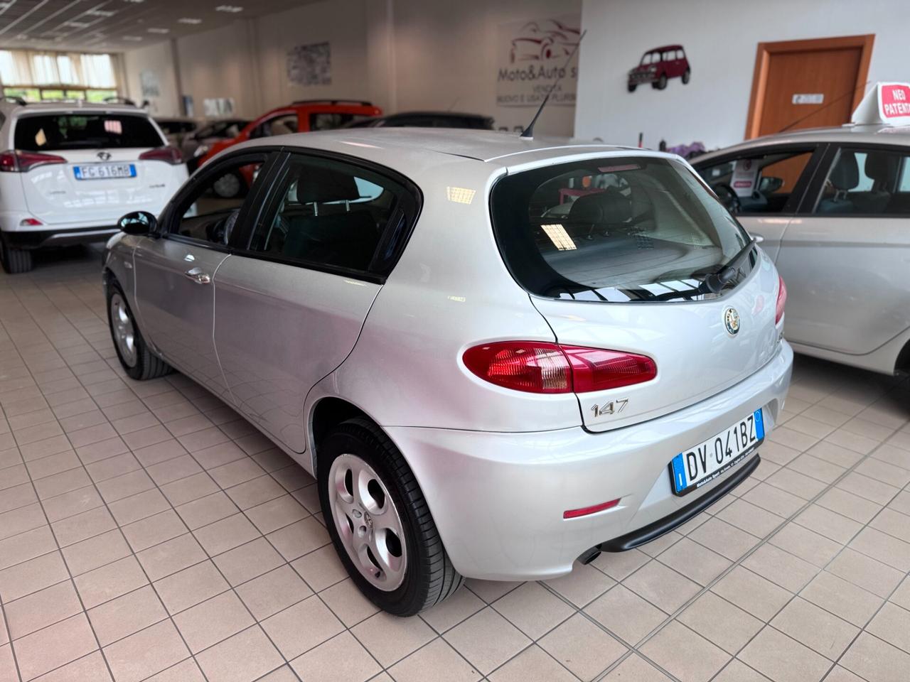 Alfa Romeo 147 1.9 JTD (120) 5 porte Distinctive