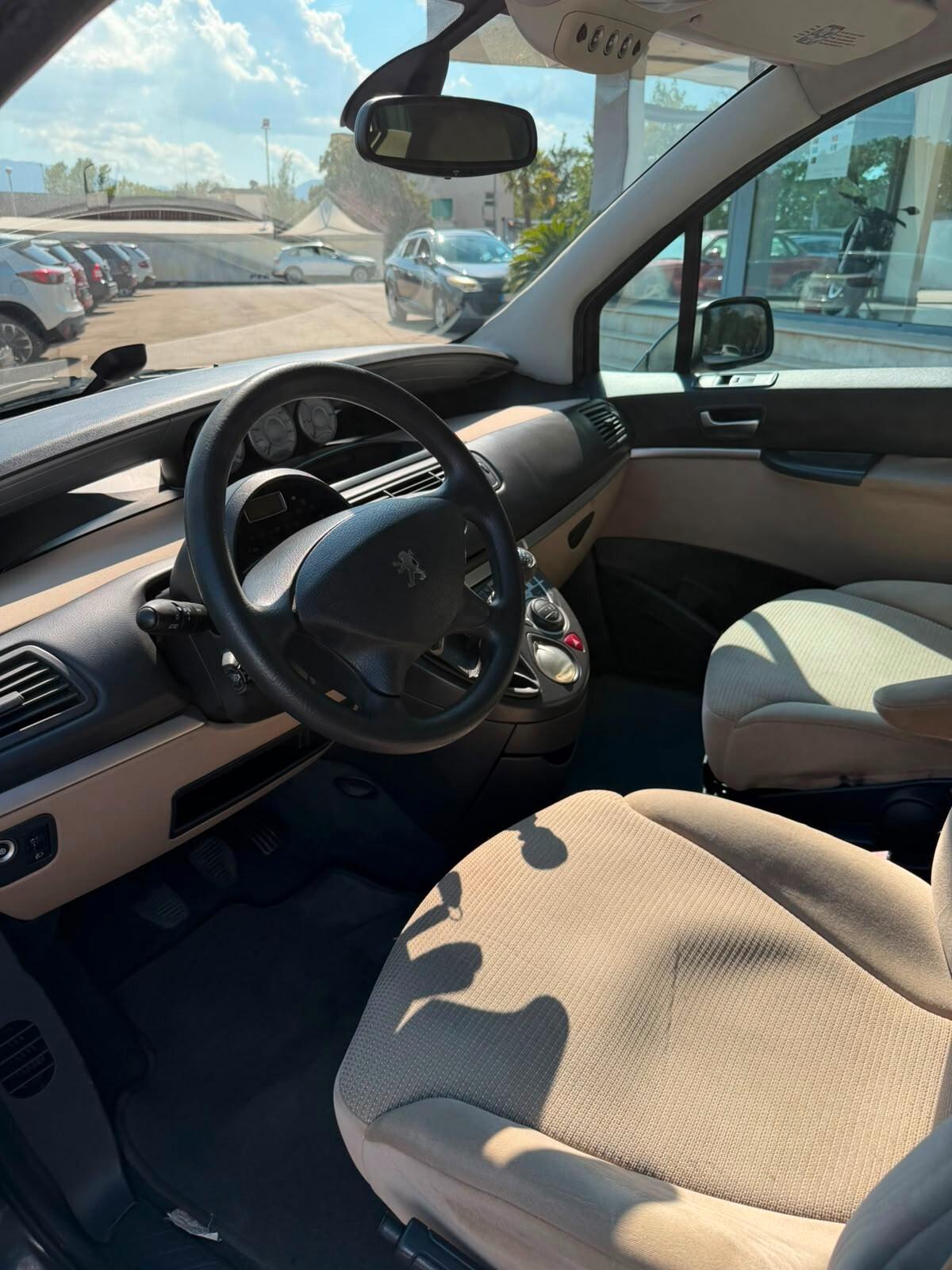 Peugeot 807 2.2 HDi FAP SR Mix