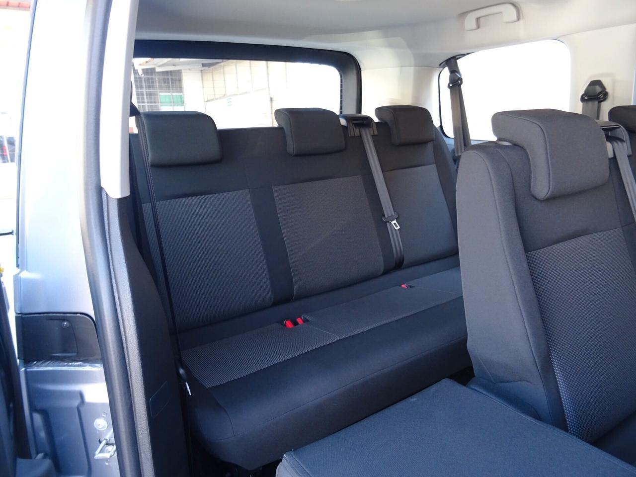 Peugeot Expert HDi 180 S&S EAT8 PL-TN 9 POSTI