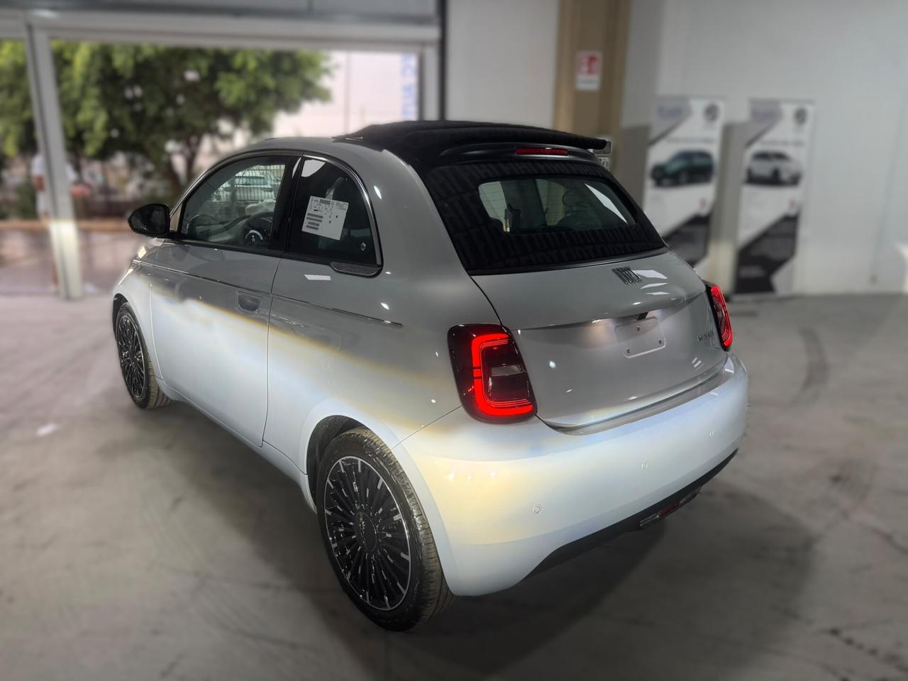 Fiat 500 C 1.0 Hybrid LA PRIMA