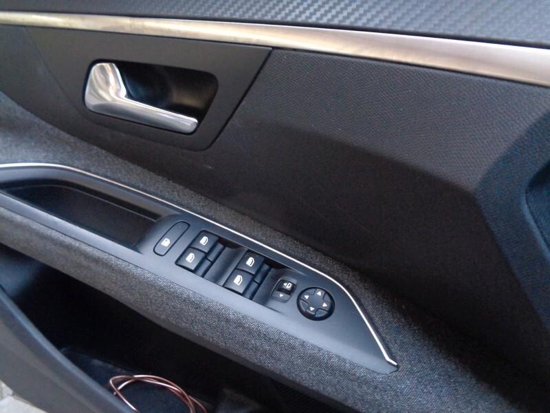 Peugeot 3008 BlueHDi 120 S&S Business