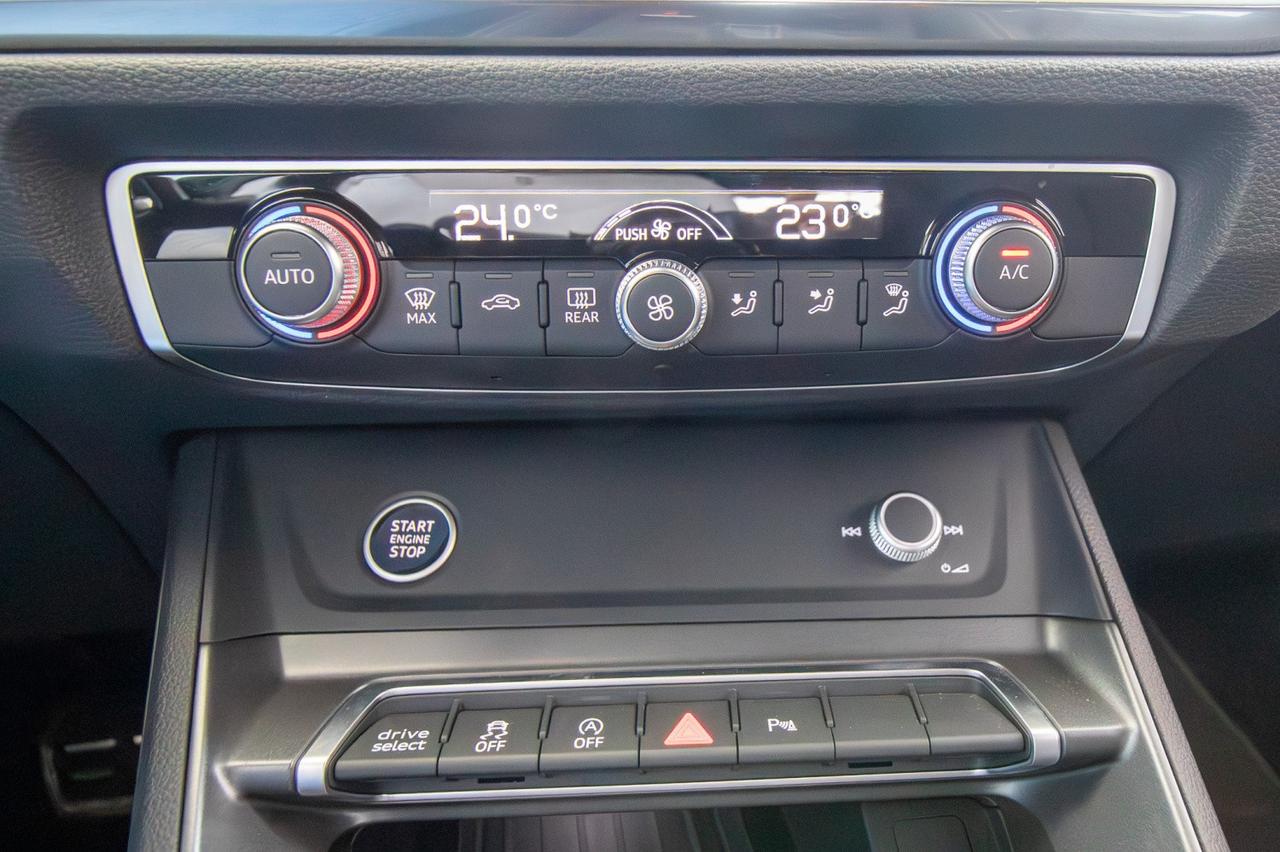 Audi Q3 Sb 35 Tdi 2.0 S-tronic S-line Black Line 150 Cv