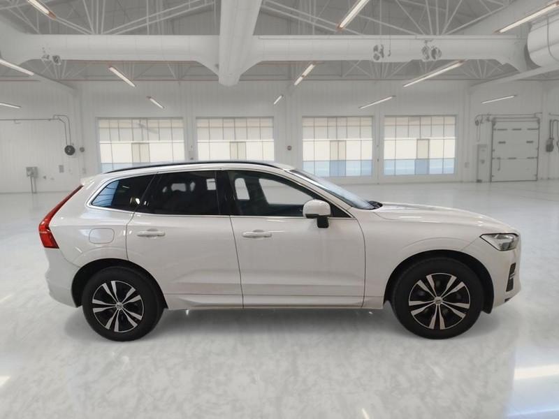 VOLVO XC60 B4 D AWD automatico Momentum Pro MY22