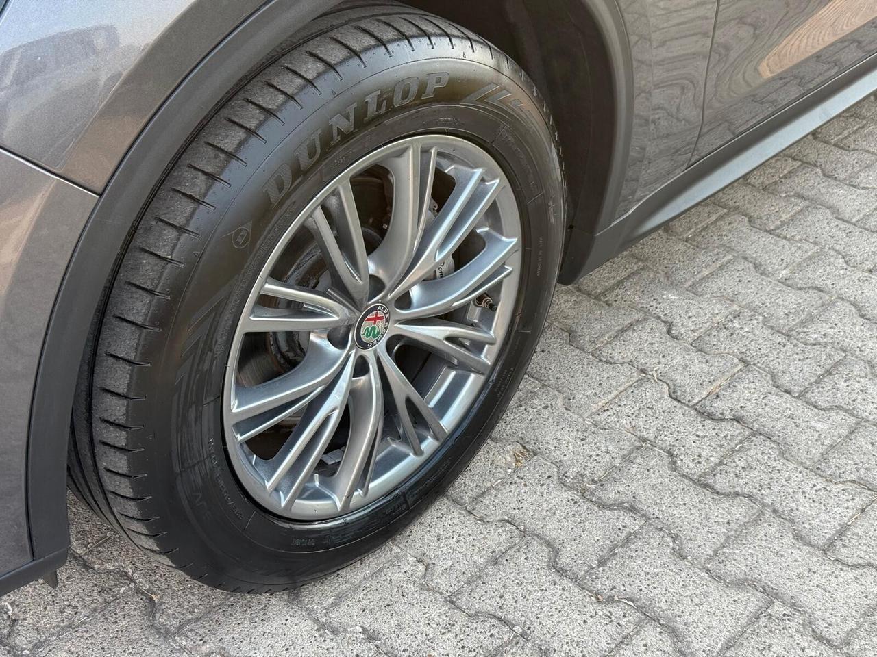 Alfa Stelvio 2.2 TD 190 CV AT8 Q4 Executive + Palette