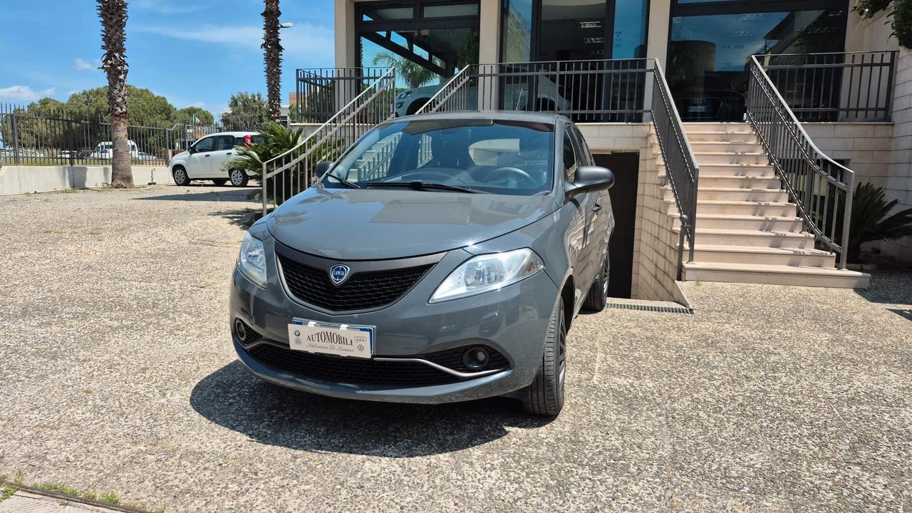 Lancia Ypsilon 0.9 TwinAir 85 CV 5 porte Metano Ecochic Elefant.Blu