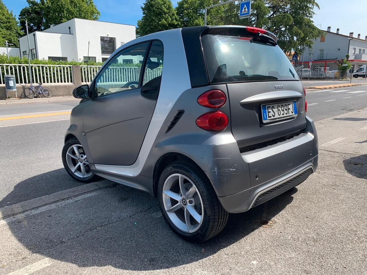 Smart ForTwo 1000 52 kW MHD coupé passion