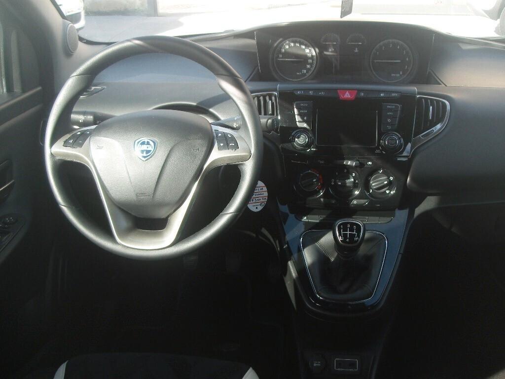 Lancia Ypsilon 1.2 69 CV Gold - 2016