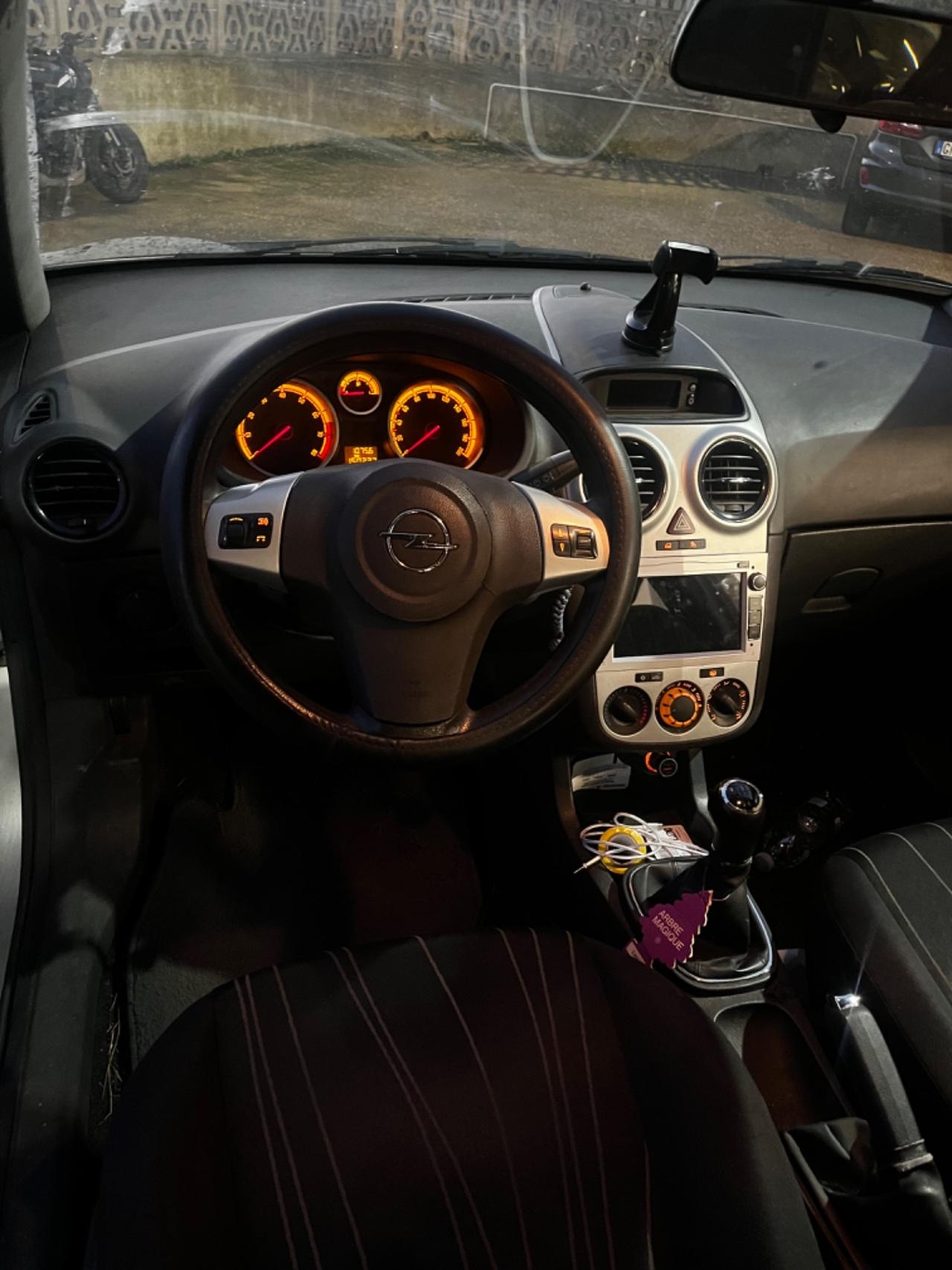 Opel Corsa 1.0 12V 3 porte Enjoy