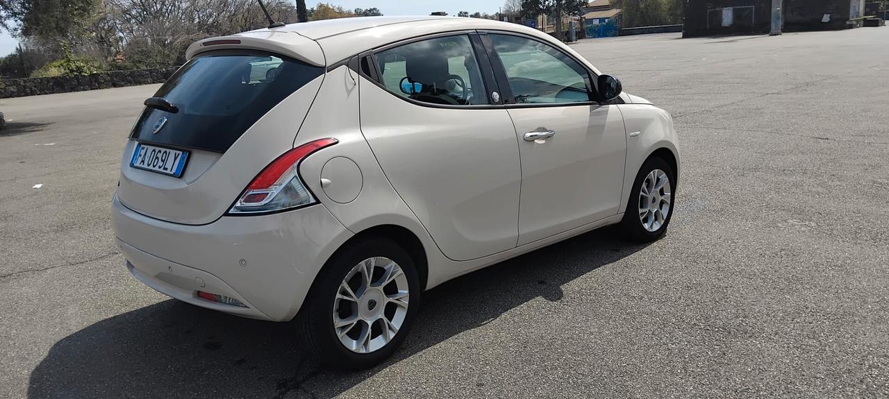 Lancia Ypsilon 1.3 MJT 16V 95 CV 5 porte S&S Gold