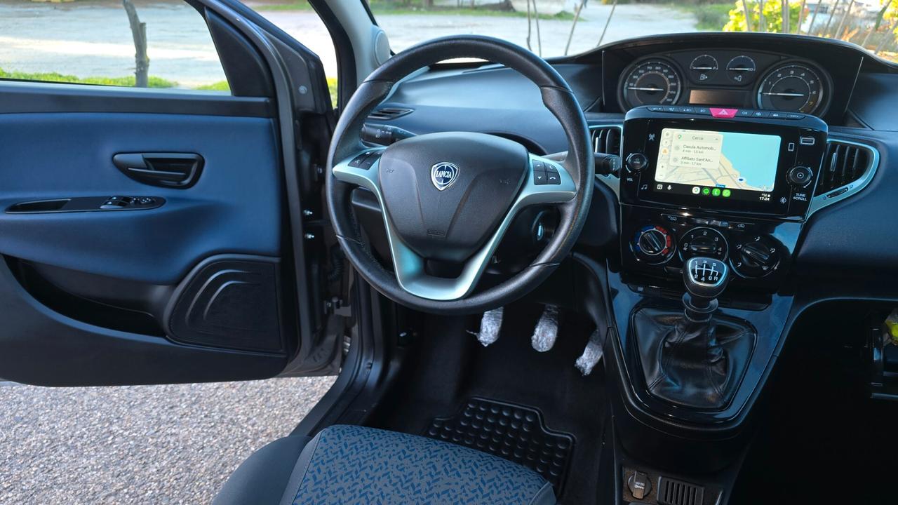 Lancia Ypsilon 1.0 FireFly 5 porte S&S Hybrid Gold