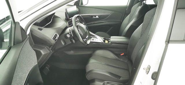 PEUGEOT 3008 Hybrid4 300 e-EAT8 Allure Pack