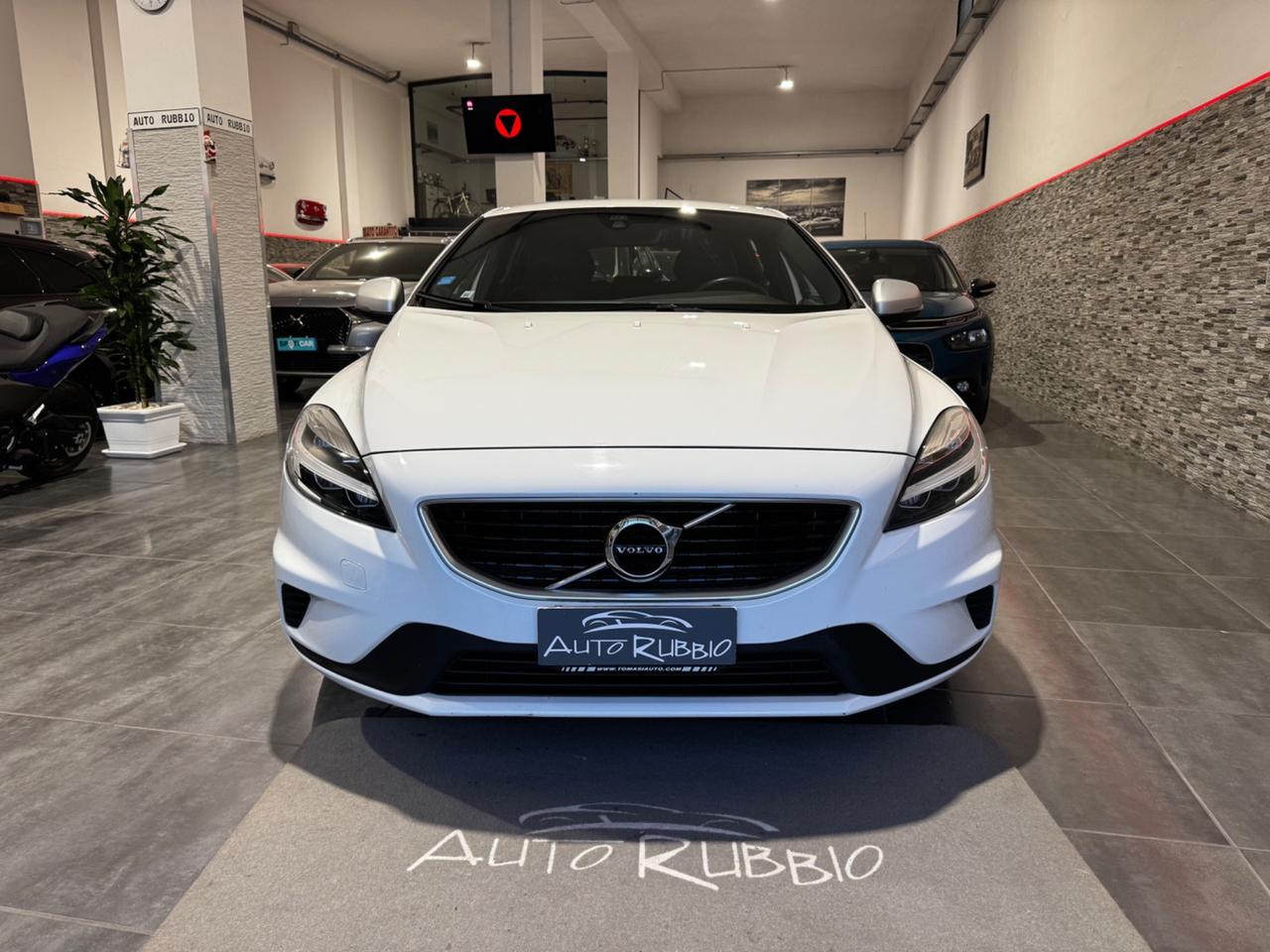 Volvo V40 D2 R-design