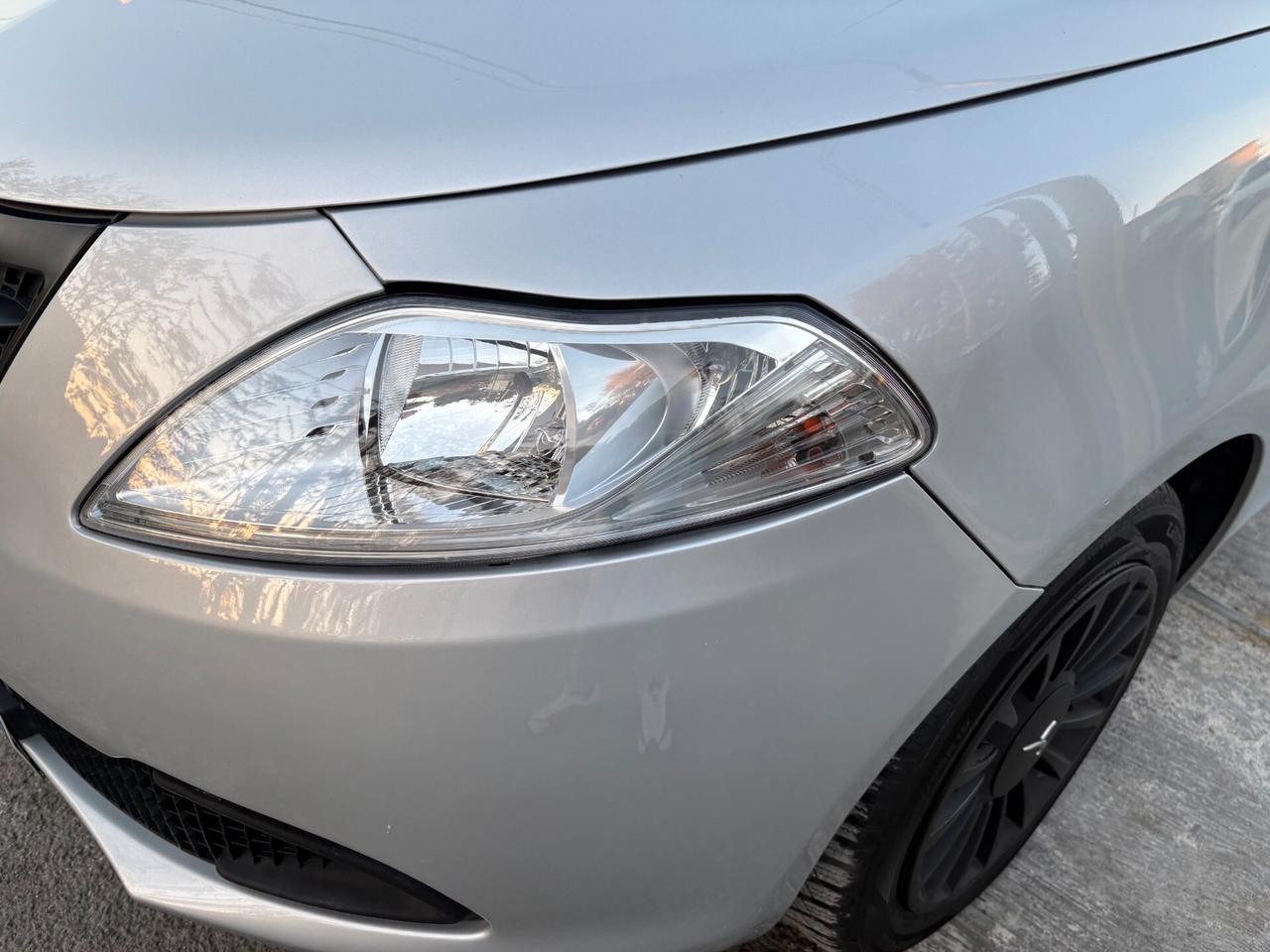 Lancia Ypsilon 1.2 69 CV 5 porte Opening Edition