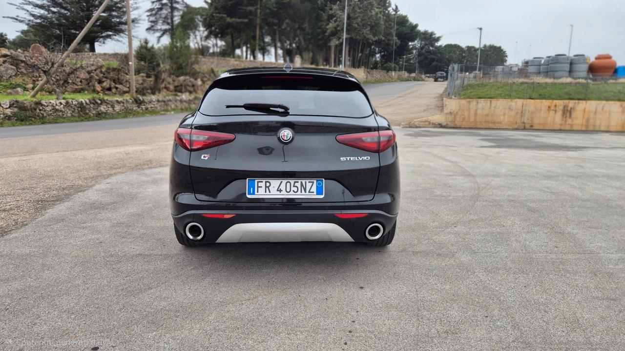 Alfa Romeo Stelvio 2.2 Turbodiesel 180 CV AT8 Q4 Super