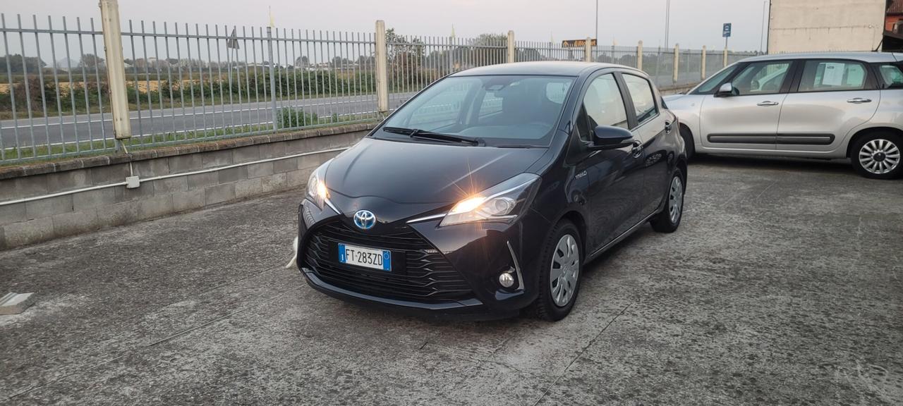 Toyota Yaris 1.5 Hybrid 5 porte Cool