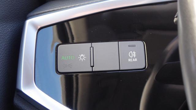 AUDI Q3 35 TDI Quattro S-Tronic Business