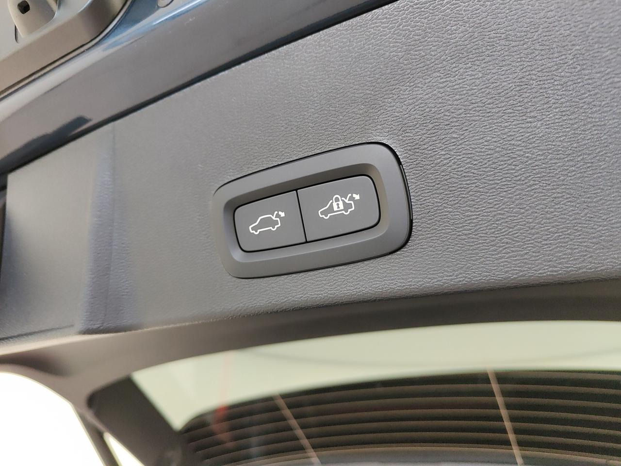 VOLVO XC40 2.0 b3 Core auto