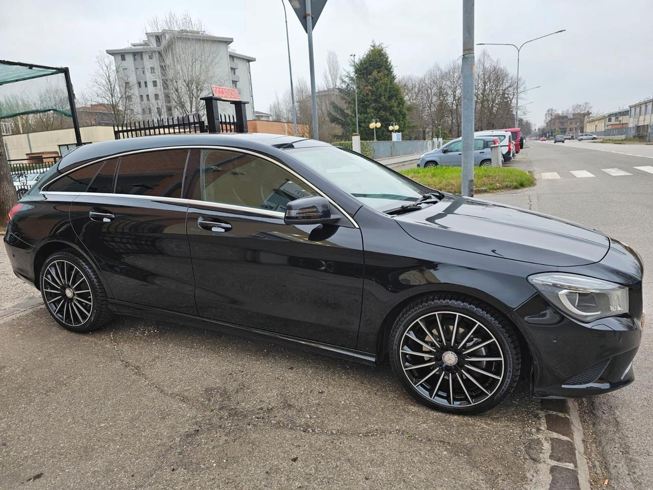 Mercedes-benz CLA 200d 136cv Shooting Brake Sport*Navi*Bi-Xeno*18*Pdc*