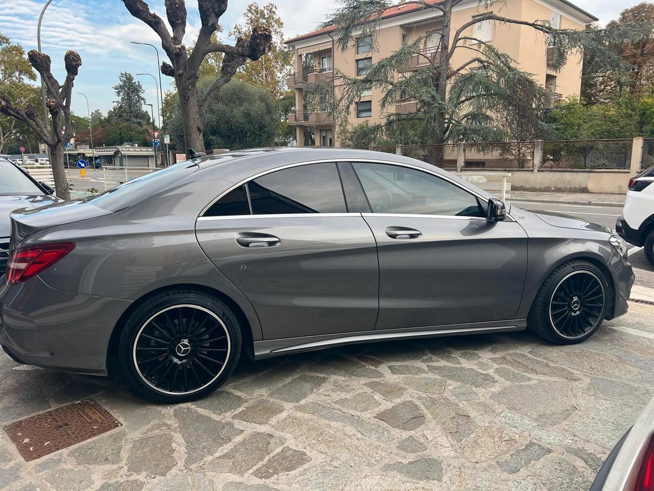 MB CLA 220 d AUT PREMIUM TETTO PANORAMICO
