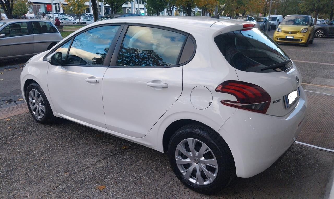 Peugeot 208 1.5 Business 100cv -2019