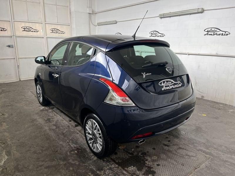 Lancia Ypsilon 1.2 69cv Gold tua da 109,00 al mese