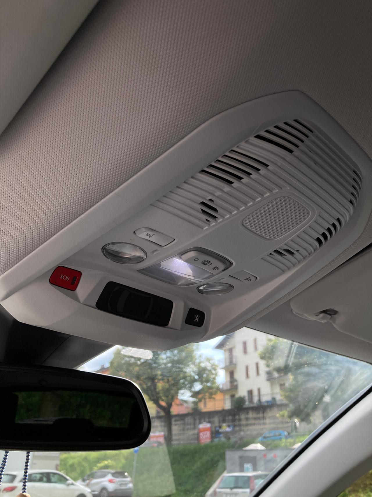 Peugeot 3008 BlueHDi 130 S&S EAT8 Allure