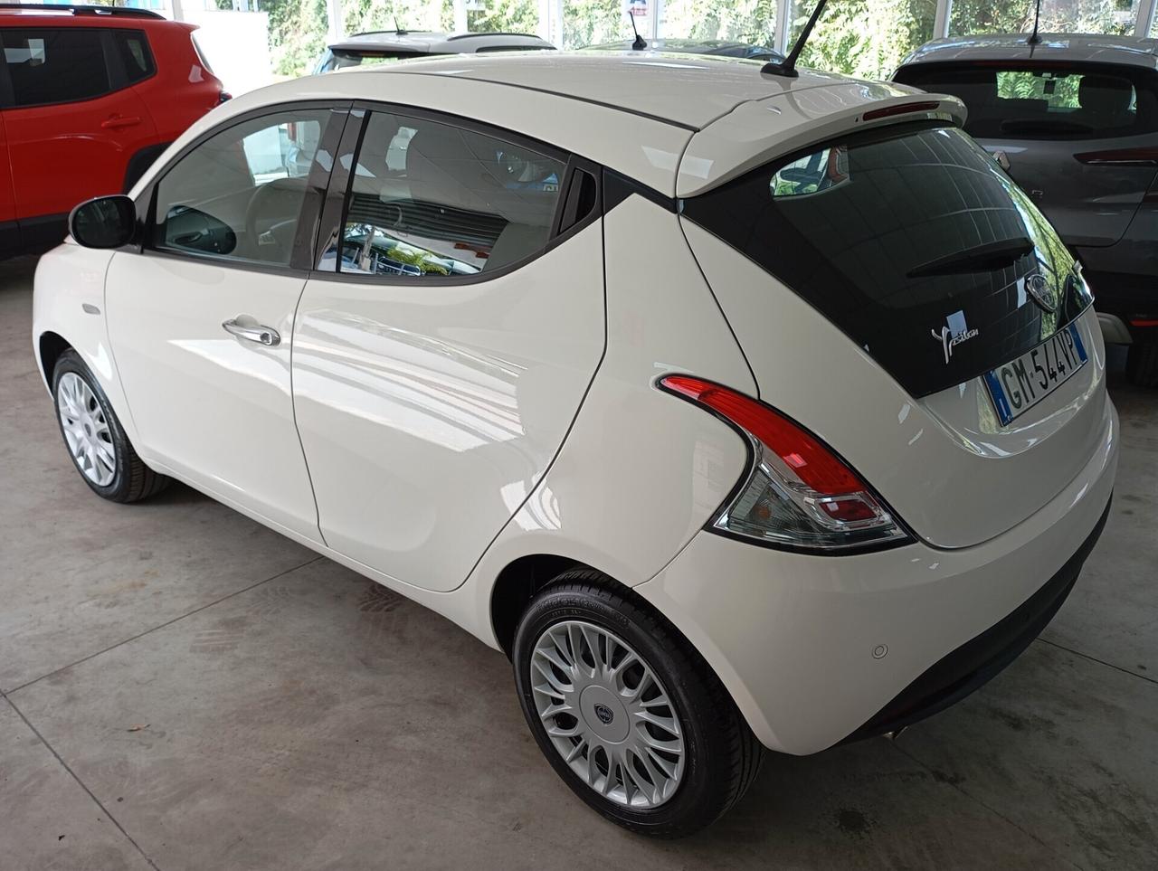 Lancia Ypsilon 5P 1.0 FireFly Hybrid Gold