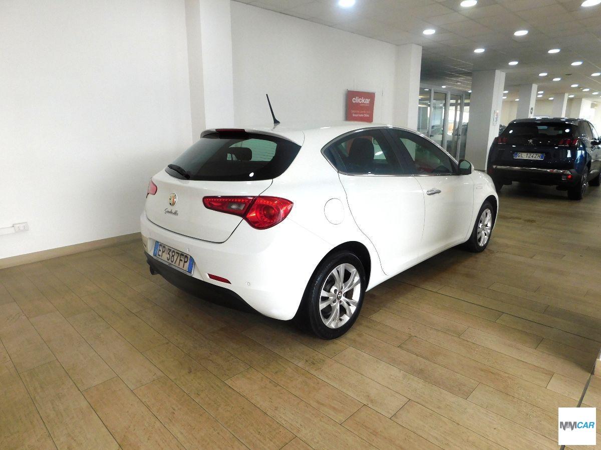 ALFA ROMEO - Giulietta - 1.6 JTDm-2 105 CV Distinctive