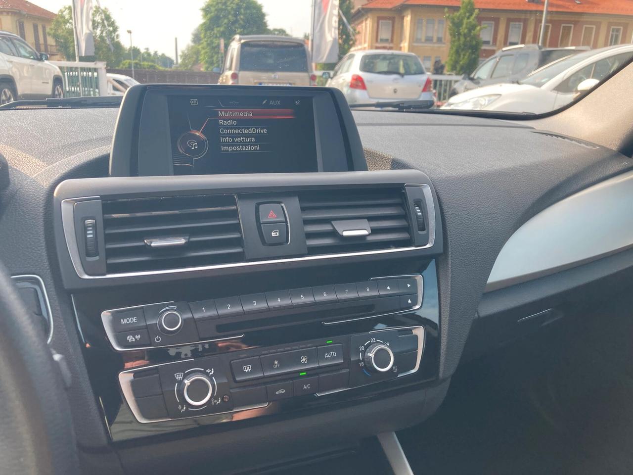 Bmw 114 114d 3p. Urban