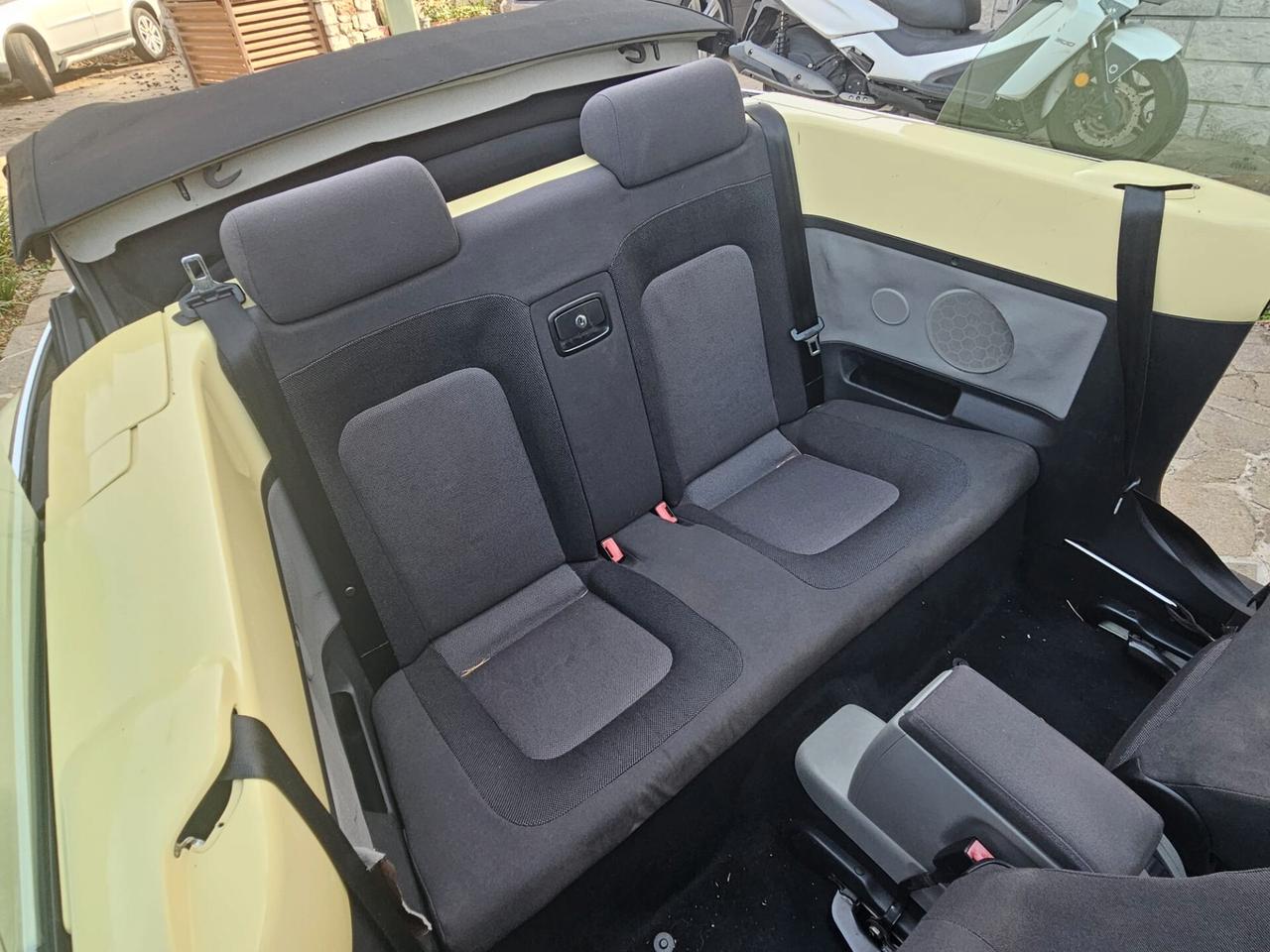 Volkswagen New Beetle 1.4 16V Cabrio