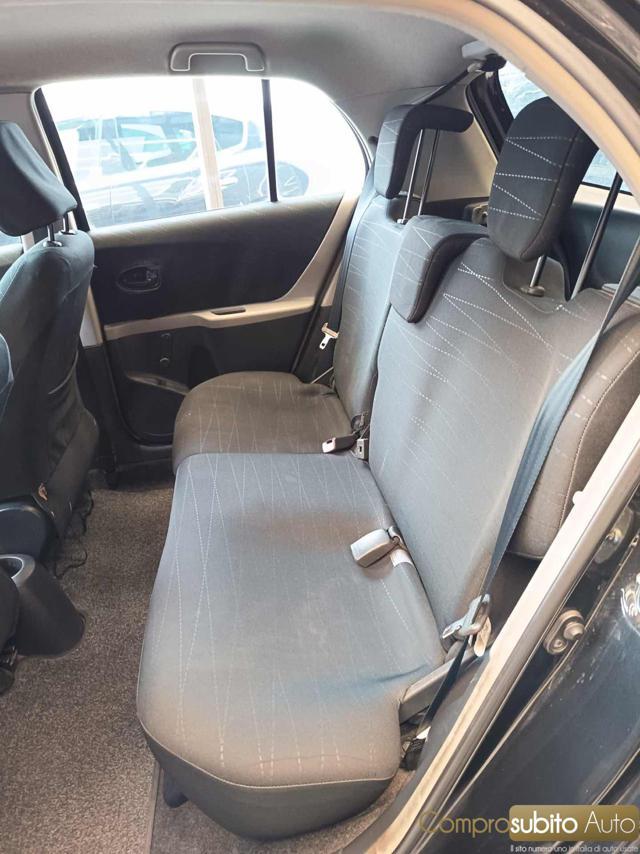 TOYOTA Yaris 1.0 5 porte