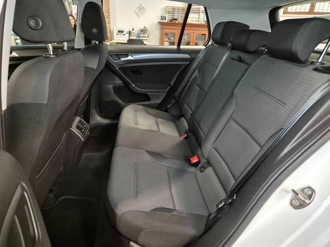 Volkswagen Golf 1.0 TSI 115 CV 5p. Business BlueMotion Technology