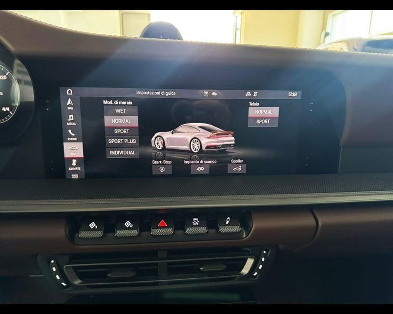 Porsche 911 (992) Carrera