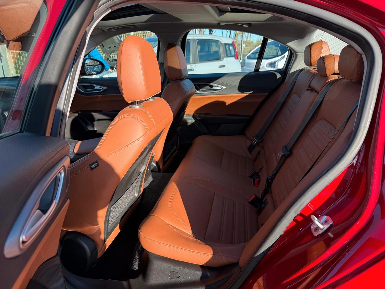 Alfa Romeo Giulia 2.2 Turbodiesel 210 CV AT8 AWD Q4 Veloce