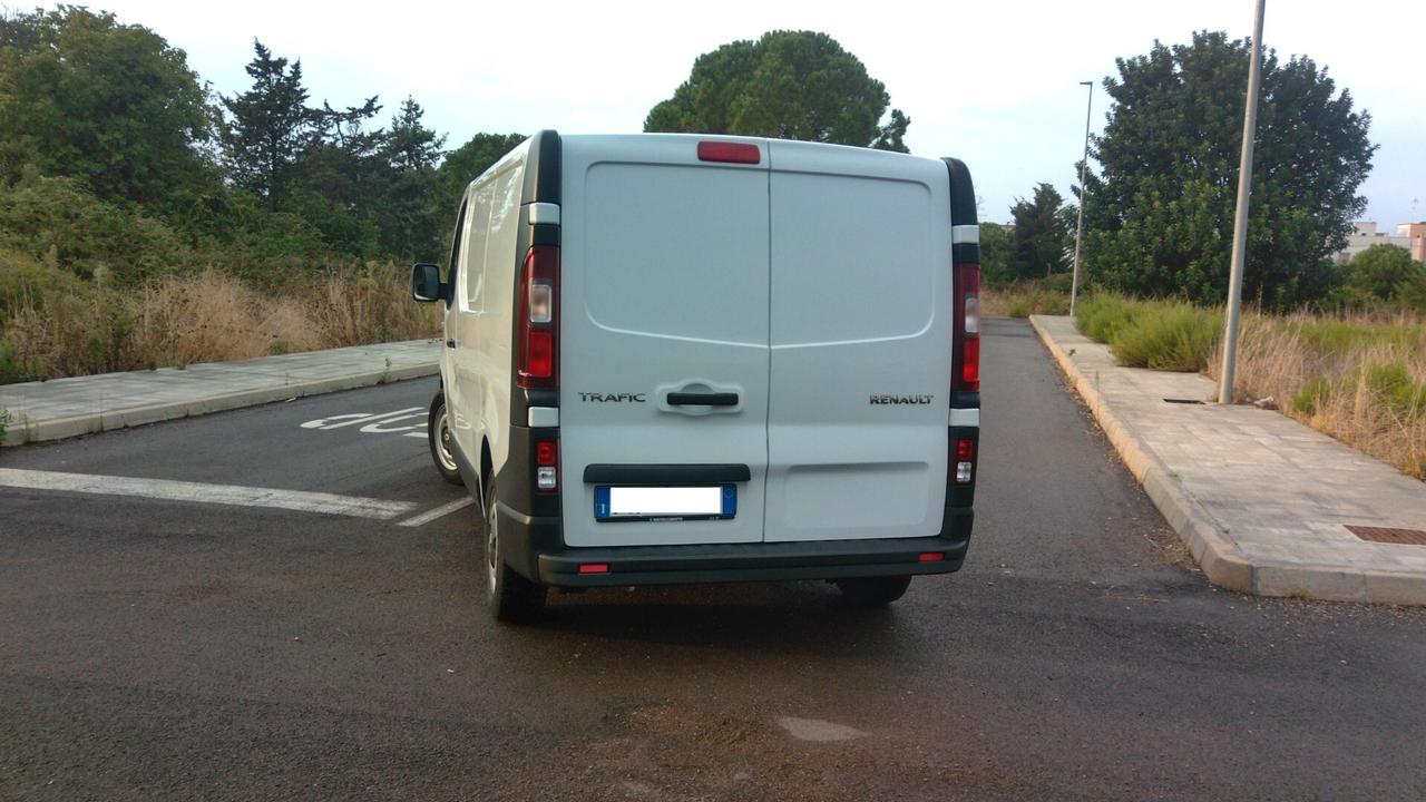 RENAULT TRAFIC