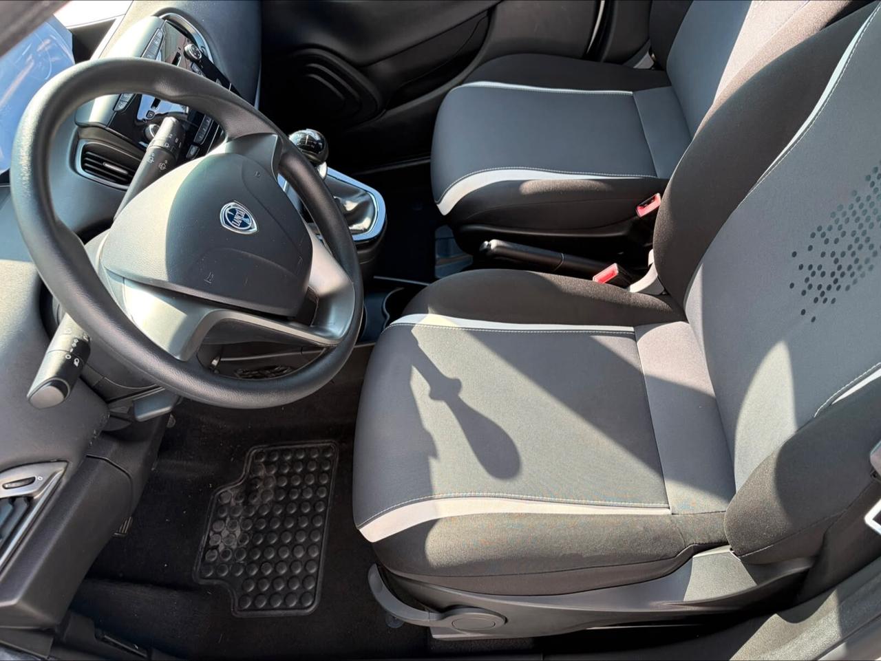 Lancia Ypsilon 1.2 69 CV 5 porte Gold*EURO6*NEOPATENTATI