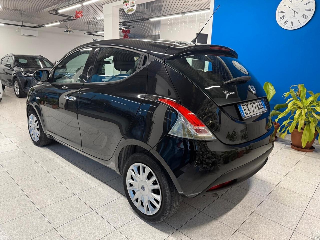 Lancia Ypsilon 1.2 benzina Neopatentati